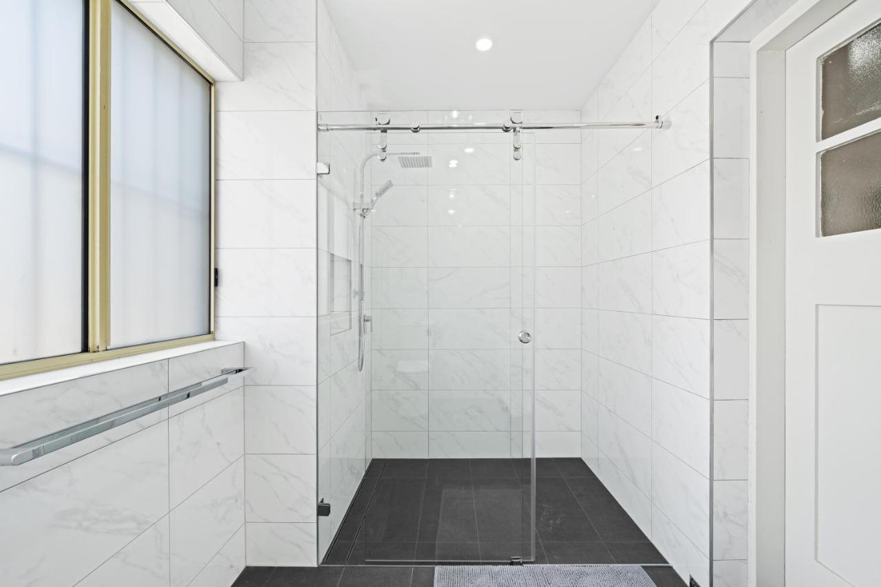 Burwood City Newly Renovated 2 Bed 2 Bath Free Private Parking Big Apt Sydney Exterior photo